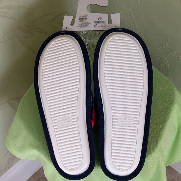 VERA BRADLEY SOFT FLEECE SLIPPERS:NWT WINTER FOREST  SIZE: LARGE - Picture 6 of 8